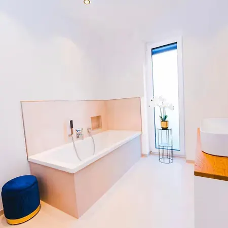 Luxusapartment Mit Panoramablick Und Jacuzzi Apartment