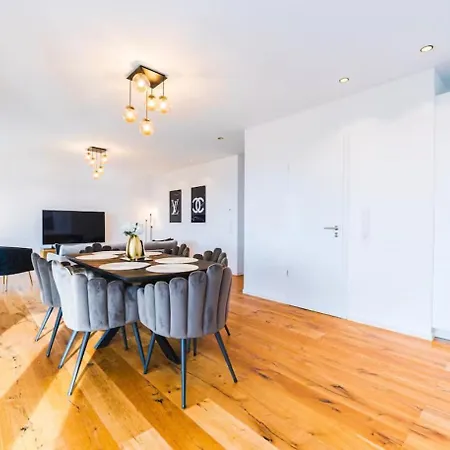 Luxusapartment Mit Panoramablick Und Jacuzzi