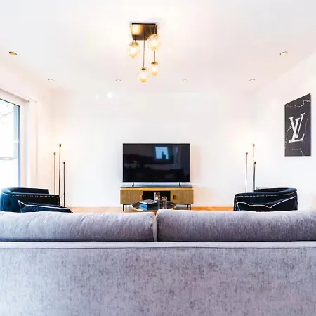 Luxusapartment Mit Panoramablick Und Jacuzzi Apartment